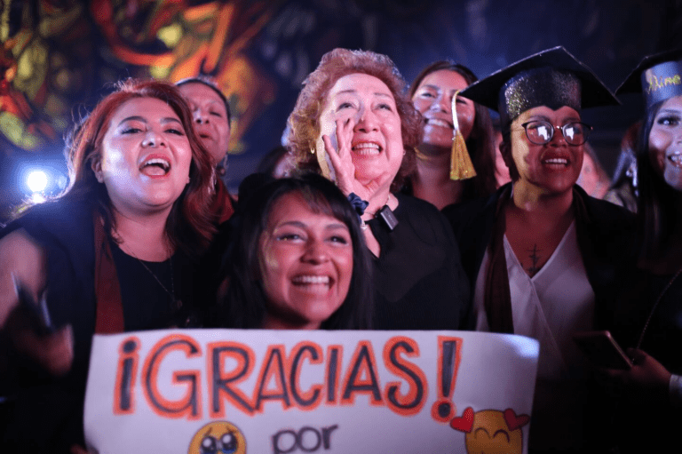 “Recordar tu poder es volar”: Samantha Báez y la fuerza de transformar el dolor en esperanza